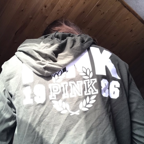 Green pink top - Picture 2 of 2